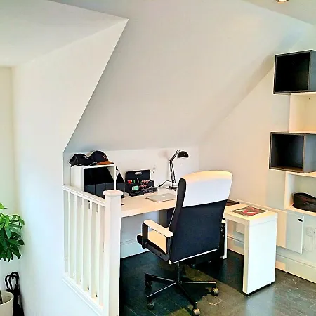 Stunning Luminous Penthouse/ 2Beds 2Baths-3